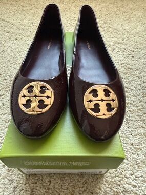 Tory Burch Patent Leather Logo Ballet Flats in wine with Gold Medallion